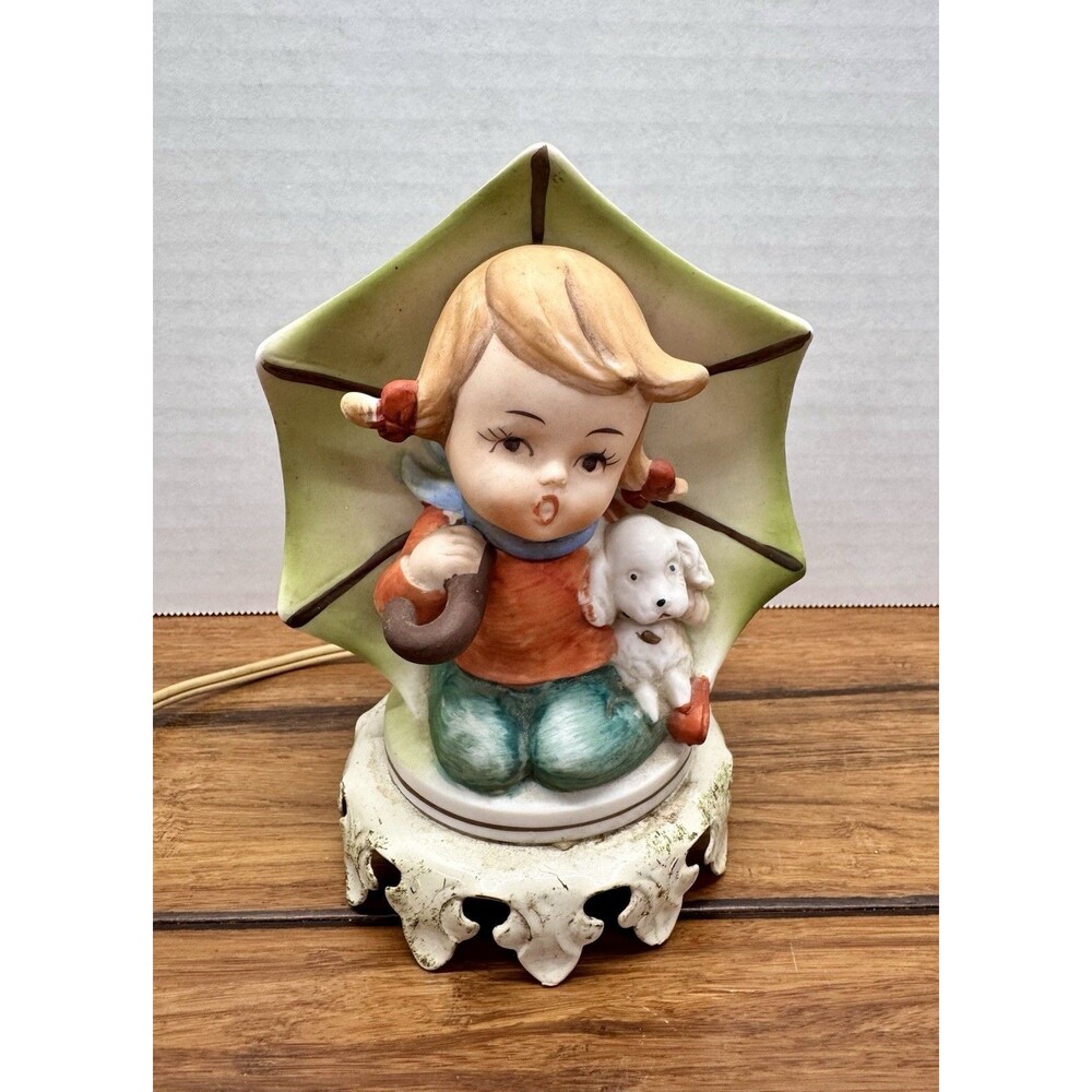 Vintage Underwriters Laboratories Ceramic Portable Lamp Girl With Dog